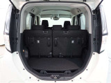 開口部の広いラゲージスペースは、ゴルフバックなどの荷物もラクラク積み込めます。