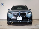 【BMWの伝統-1】BMWの特徴的な&ldquo;キドニーグリル&rdquo;は、80年以上続く伝統の形でございます。変わらないこだわりのデザインが、プレミアムブランド&ldquo;BMW&rdquo;を創り出します。