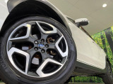 【純正18インチアルミホイール】外観にマッチした純正アルミホイールを装着しております。各種社外アルミホイールや、スタッドレスタイヤも取扱いしております。是非ご相談ください♪