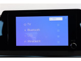 純正ディスプレイオーディオを装備。Bluetooth対応でお手持ちのスマートフォンからお気に入りの音楽の再生も可能。