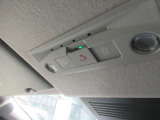 SOSコール搭載車です。スイッチによる任意起動とエアバッグが作動による自動起動で、緊急通報が可能です。(別途、有料申し込み)
