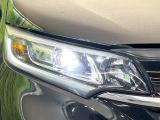 【LEDヘッドライト】悪天候や夜間走行時も良好な視界を確保し安心して運転できる高輝度LEDヘッドライトを装備!点灯速度が早く、消費電力も抑えられています。