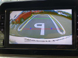 【バックモニター】車をバックさせる際に後方の様子をカーナビのモニターで確認。バック駐車を安全にスムーズに行うことができます!