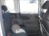 リアシートの画像です,室内高は140センチあり乗り降りも楽々です。