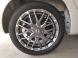 ホンダ純正のアルミホイールが装備されています。