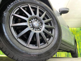 【16インチアルミホイール】外観にマッチしたアルミホイールを装着しております。各種アルミホイールや、スタッドレスタイヤも取扱いしております。是非ご相談ください♪