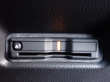 ■【ETC車載器】が装備されています。セットアップをしてお渡しとなり、ETCカードを差し込むだけで高速道路の利用が可能です。