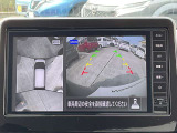 狭いスペースで駐車をするとき四苦八苦したことありませんか? これがあればもう大丈夫。車を上から見た状態で画面に映されるので、駐車がラクラク!