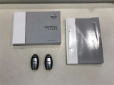 【キーレス】少し離れた場所からでもボタン一つでドアの開錠・施錠ができるのでとっても便利!ドアの鍵穴周りに傷をつけることもありません♪
