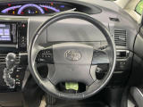【純正革巻きステアリング】上質な革を使用することで、手にしっかり馴染みとても運転しやすいハンドルです♪