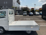 荷台は三方開です。