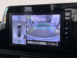 アラウンドビューモニターで車を上空から見下ろしているような映像を映し出します。周囲の状況がひと目でわかります!