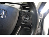 Hondaセンシングの機能のひとつ、アダプティブクルーズコントロール付!アクセルから足を離しても設定したスピードと前車との車間を保ち走行してくれます!車線維持もアシスト☆高速道路で疲労軽減ですね☆