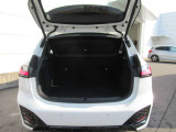 十分なラゲッジスペースが確保されております。