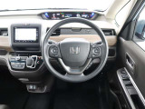 見通しのよいすっきりとした視界で、誰でも運転しやすいです。運転のしやすさは疲れにくさにも繋がりますよ♪