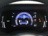 とっても見やすいメーターです。夜間時はラグジュアリーな気分にさせてくれる照明が魅力ですので、夜のドライブも楽しみになりますよ♪