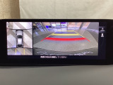 狭い場所での駐車やすれ違いなどでより的確な運転操作に役立つ360&deg;ビューモニターが装備されています。
