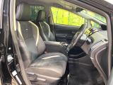 運転席シート廻りは使用感も少なく、良好な状態となっています。前オーナー様が丁寧に使っていたことがよくわかりますね。