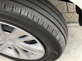 走行距離が少ないのでタイヤ残り溝もバッチリ!溝が少ないとスリップしたりブレーキ時の制動距離が長くなってしまいます。交換までまだまだ余裕があるのは経済的にも助かります。