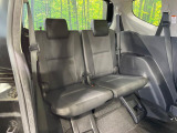 3列目シートはもちろん状態良好☆大人でもゆったりと座って頂けますので、大人数でのお出かけもラクラクです♪ご家族で、気の知れた仲間で、ドライブに行くのが楽しみですね♪