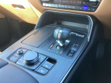 8速ATです☆トルクコンバーター式では無いのに、ショック無くシフトアップやダウンします☆