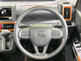 ステアリングも使用感が少なく、きれいな状態となっております♪