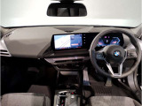 ☆センターパネルを運転席側に僅かに傾けたBMW独特のインパネ☆【駆け抜ける歓び】はここからもスタートしております☆