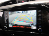 バックカメラで後方がリアルタイム映像で確認できます!商業施設や駐車場でのバック時、夜間のドライブでも安心です♪