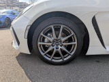 ■純正アルミホイ-ルは17インチ!215/45R17サイズのタイヤを装着しています!