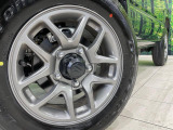 【純正16インチアルミホイール】外観にマッチした純正アルミホイールを装着しております。各種社外アルミホイールや、スタッドレスタイヤも取扱いしております。是非ご相談ください♪