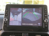 アラウンドビューモニターは自分の車を上空から見ているような画像で駐車場へ止められます♪日産独自のサポートシステムです♪