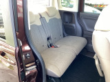 スライドドアなら狭い駐車場でもドアをぶつける心配がありません。ステップが低く乗り降りもしやすいです。