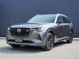 コンセプトは『Graceful Driving SUV』。圧倒的な走りを実現するメカニズムを、優雅で美しいボディで包み込んだ、MAZDAのフラッグシップSUV。