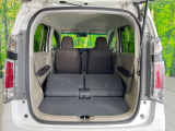 普段のお買い物や通勤、送迎等に十分な荷室スペースを確保しております。セカンドシートを倒すと、大きな荷物の積載も可能です♪