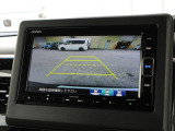 バックをするとき自動でリアの様子が映る『リアカメラ』付き!ナビ画面で確認しながらバックができますから安心ですね。でも、目視も大切ですよ!安全第一でお願いします!