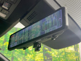 【デジタルインナーミラー】後席の大きな荷物や同乗者で後方が確認しづらい時でも安心!カメラが撮影した車両後方の映像をルームミラー内に表示。クリアな視界で状況の確認が可能です!
