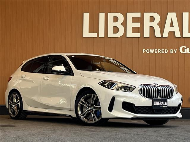 1シリーズM135i xドライブ 4WD4WD 本革シート