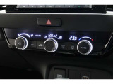 オートエアコン装備♪室内温度を設定すれば自動的に風量の調整をしてくれます♪車内をいつでも快適に保てます♪