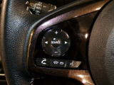 【ステアリングリモコン】ステアリングにオーディオ調節可能なスイッチが装備されていますので運転中でも視線をそらさずにオーディオの調節が可能です!