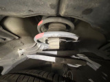 お車を安心してお乗りいただく為には、足回りの定期点検が欠かせません。サービスサポート(有償保証)では無料点検もご提供しており、安心のカーライフをお過ごしいただけるサポート体制が整っています。