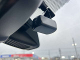 前後にドライブレコーダー装備です!もしもの時やあおり運転の証拠映像は自分の身を守る為にも必要ですね!