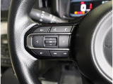 ステアリングオーディオスイッチ採用☆対応しているオーディオ機器と接続すれば、手元でオーディオの操作が可能です。