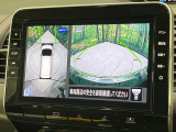 【アラウンドビューモニター】専用のカメラにより、上から見下ろしたような視点で360度クルマの周囲を確認することができます☆死角部分も確認しやすく、狭い場所での切り返しや駐車もスムーズに行えます。