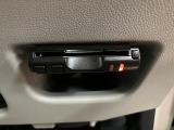 ETCを装備しています☆有料道路の料金所をノンストップで通過できてとても便利です☆高速道路のETC割引なども使えるのであるに越したことはない機能です!