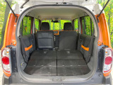 普段のお買い物や通勤、送迎等に十分な荷室スペースを確保しております。セカンドシートを倒すと、大きな荷物の積載も可能です♪