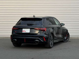 日本全国ご自宅前までご納車致します。陸送会社のプロフェッショナルが全国のご自宅前までしっかりと安全にお車をお持ち致します。