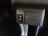 シートヒーター装備付き車!!座席に埋め込まれた電熱線によりシートを暖めることが出来る装備で、温められたシートは、寒い冬には最適です!!