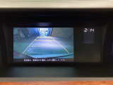 バックをするとき自動でリアの様子が映る『リアカメラ』付き! 画面で確認しながらバックが出来るので駐車の時も安心です。