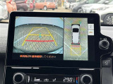 狭い駐車場や立体駐車場などもリアルに映るバックガイドモニター付でラクラク駐車♪(パノラミックビューモニター付)