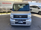 お客様に安全で快適なカーライフをお送りいただくために、中古車にも高いレベルの品質基準を設け、その基準に従って、全ての中古車について納車前整備を実施しています。